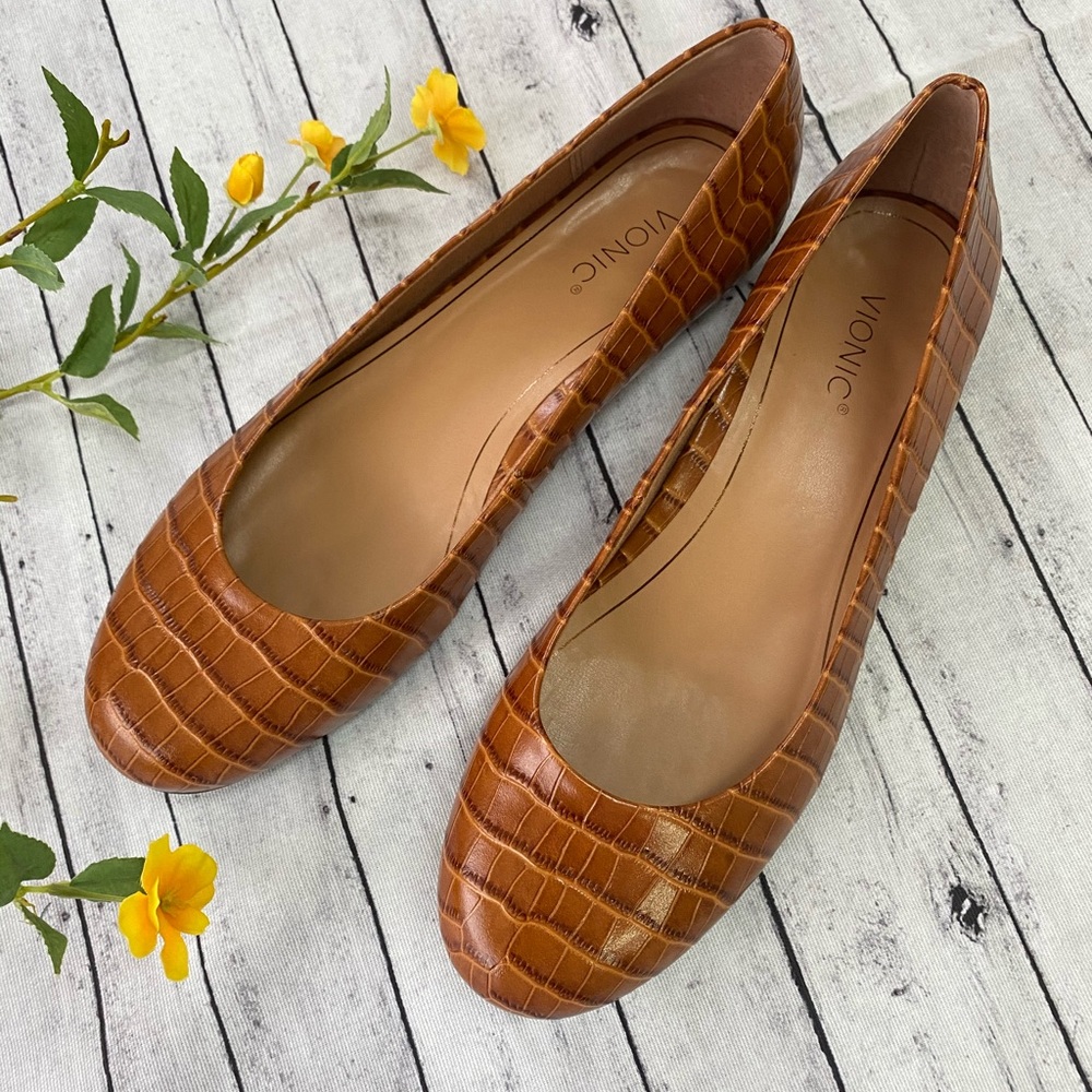 NWT VIONIC Hannah Ballet Flat SHOES (run small)